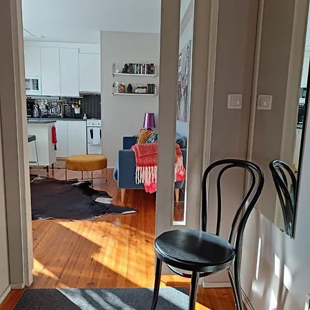 Rauhallinen Kaksio Urpolassa Lägenhet *