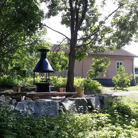 Rauhallinen Kaksio Urpolassa Lägenhet